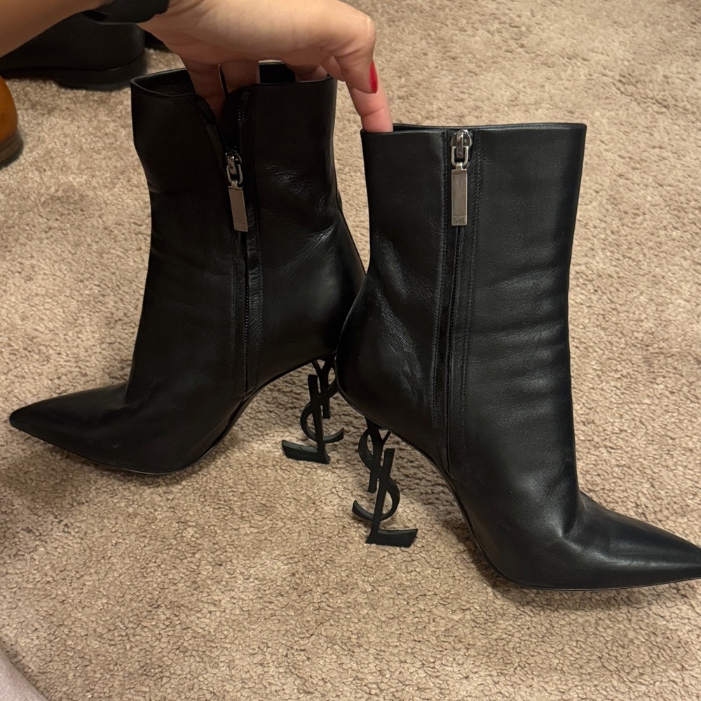 Yves Saint Laurent Black Heeled Boots